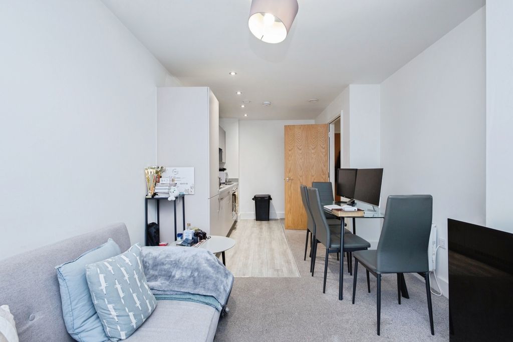 Property photo 3 of 17 Pbox-Img.Jpg