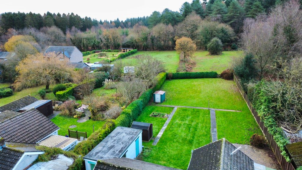 Property photo 2 of 20