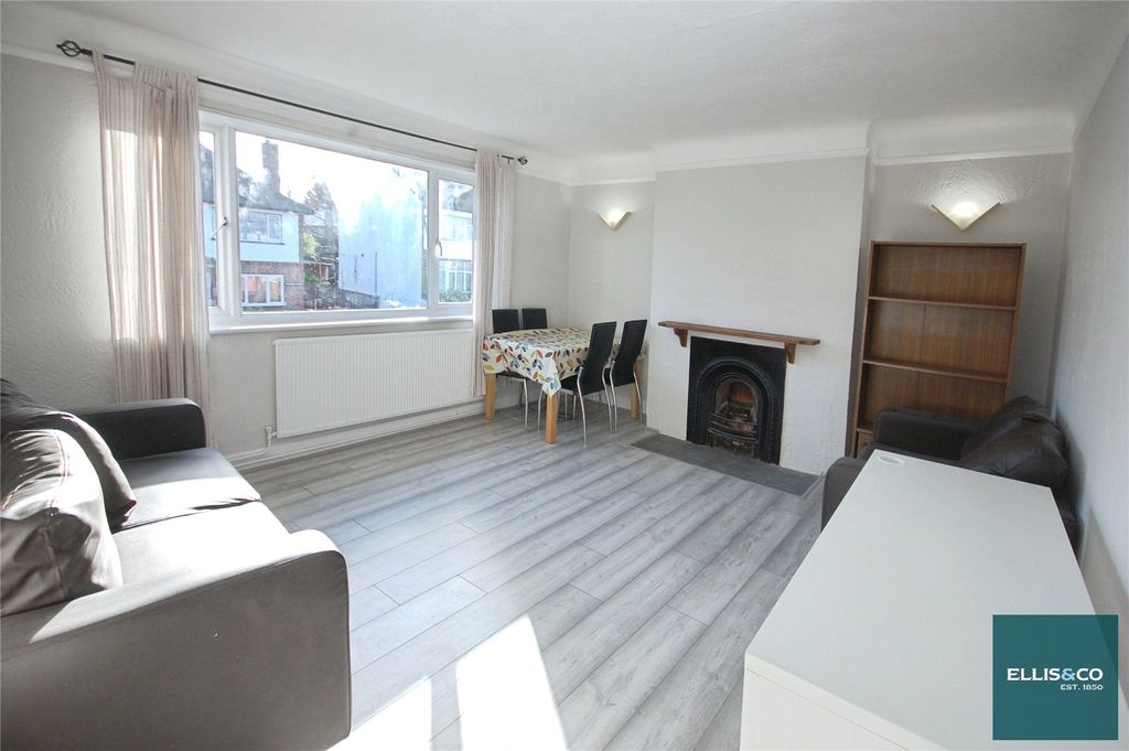 Property photo 2 of 7 Picture No. 32