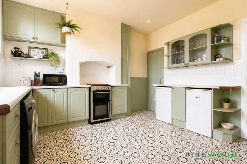 Property photo 2 of 14 Kitchen Diner