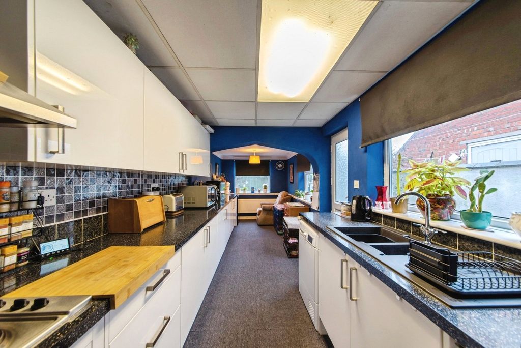 Property photo 3 of 14 Pbox-Img.Jpg