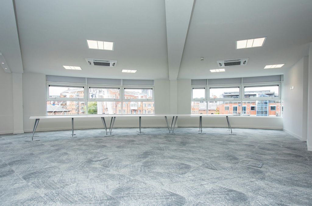 Property photo 3 of 12 Rplc1972341.Jpg