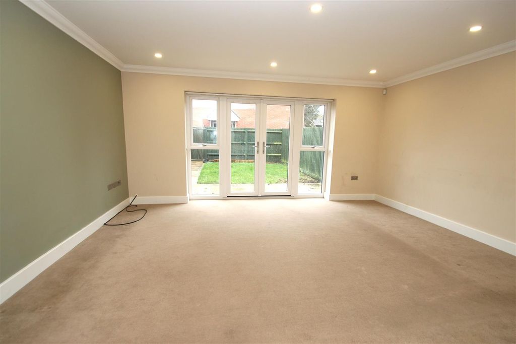 Property photo 2 of 12 Img_9469.Jpg