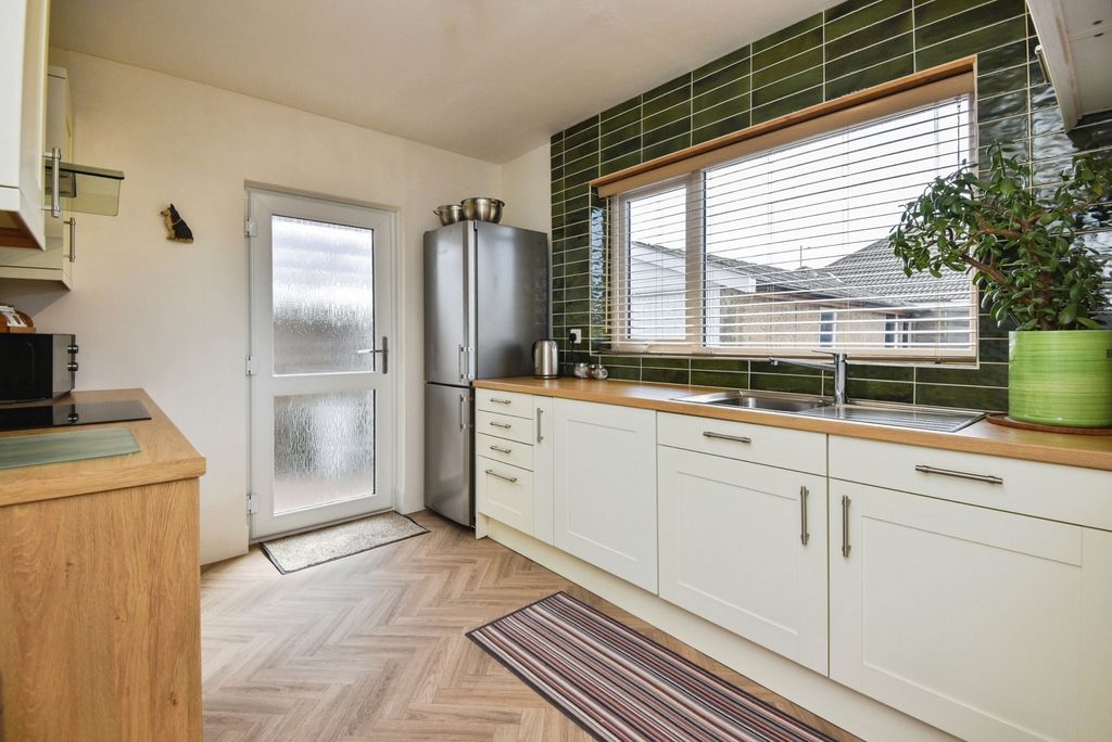 Property photo 3 of 20 Pbox-Img.Jpg