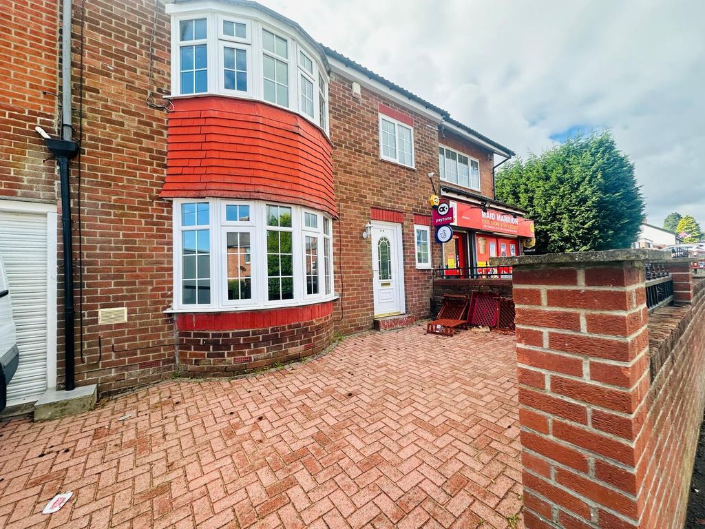 Property photo 1 of 15 5 Bed House