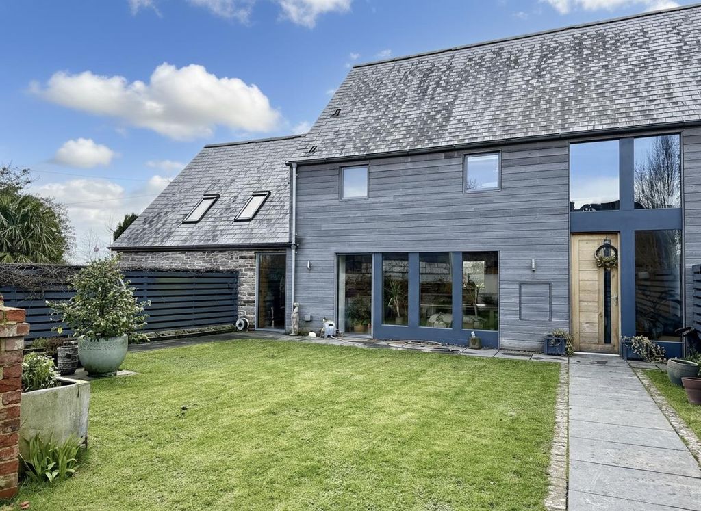 Property photo 1 of 34