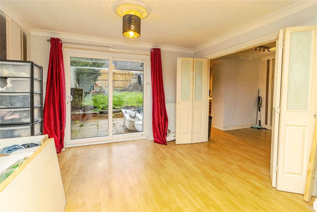 Property photo 3 of 23 Picture No. 01