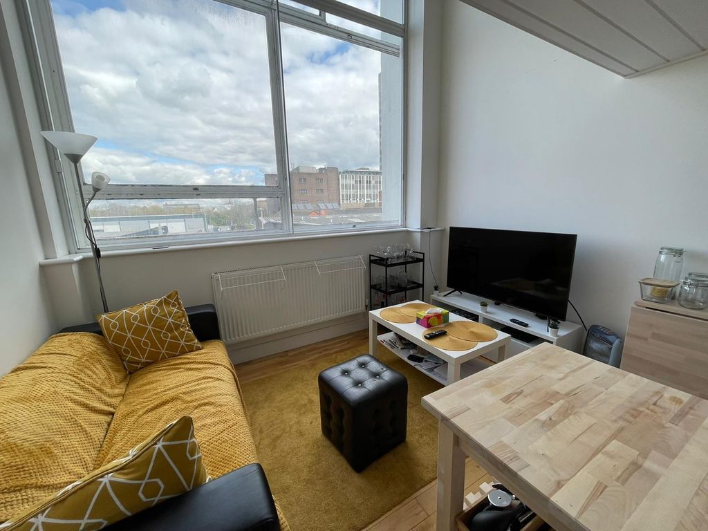 Property photo 3 of 6