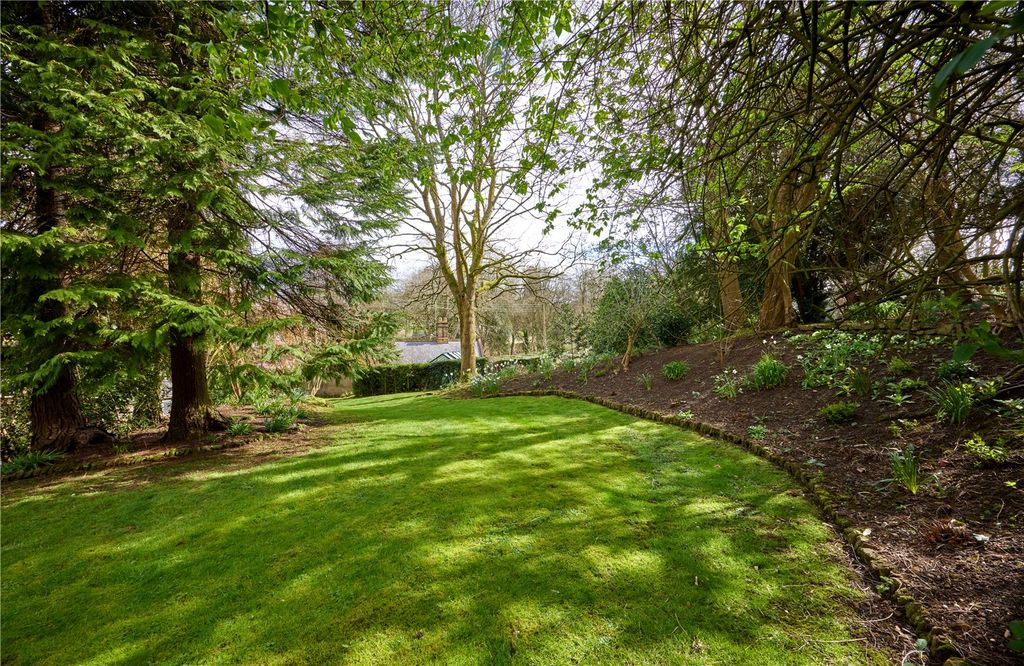Property photo 2 of 16 Garden