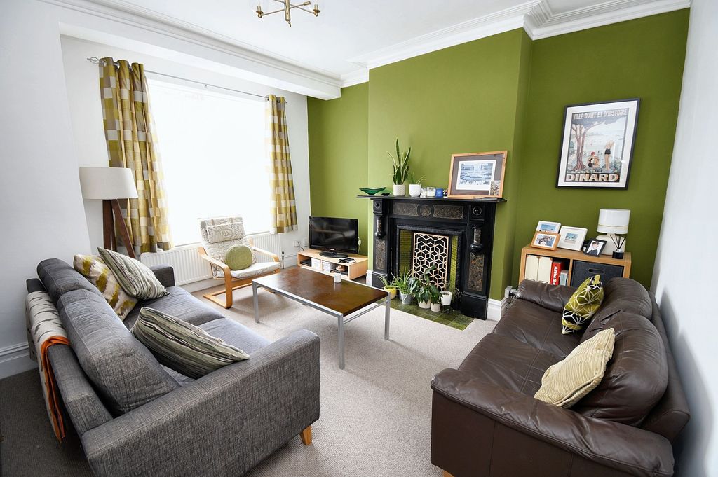 Property photo 1 of 28