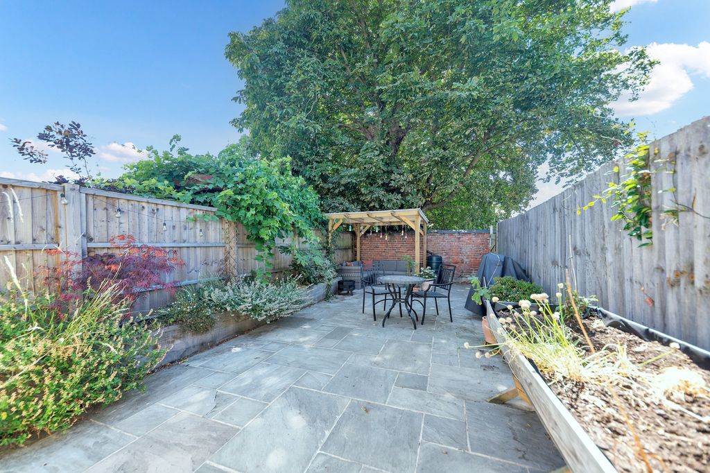Property photo 2 of 16
