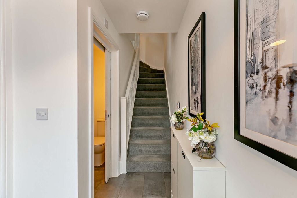 Property photo 2 of 20 Hallway