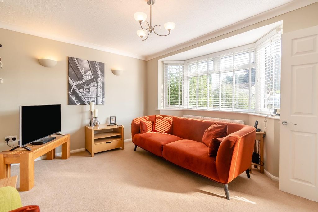 Property photo 2 of 17 8700004-Interior11.Jpg