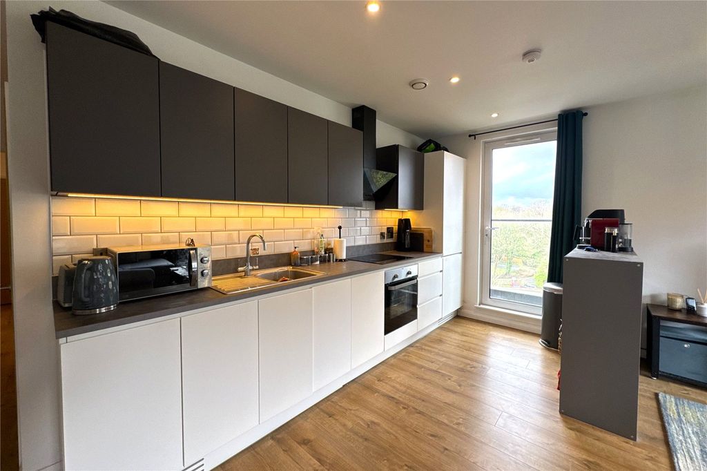 Property photo 3 of 8 Picture No. 17