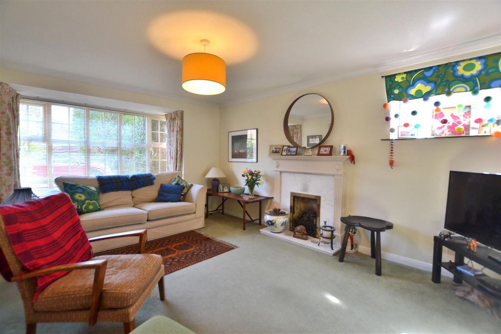 Property photo 3 of 20 Living Room 1.Jpg