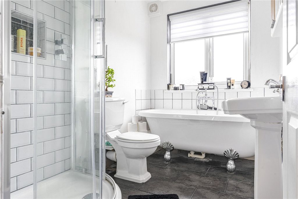 Property photo 3 of 26 Picture No. 25