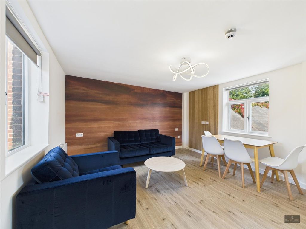 Property photo 3 of 8 Cam02887G0-Pr0527-Still005.Jpg