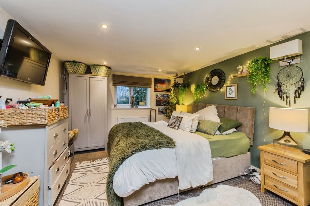 Property photo 2 of 23 Pbox-Img.Jpg