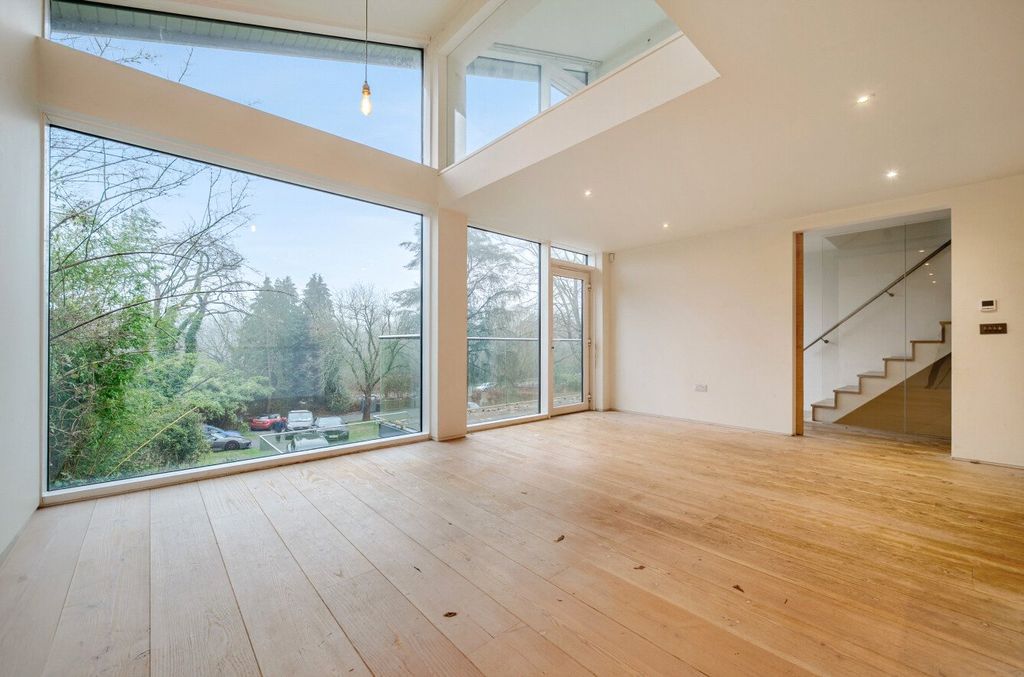 Property photo 2 of 38 Large Windows