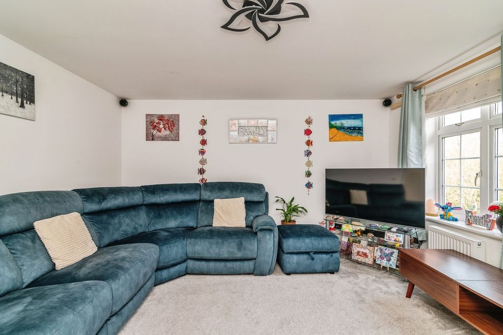 Property photo 3 of 17 Pbox-Img.Jpg