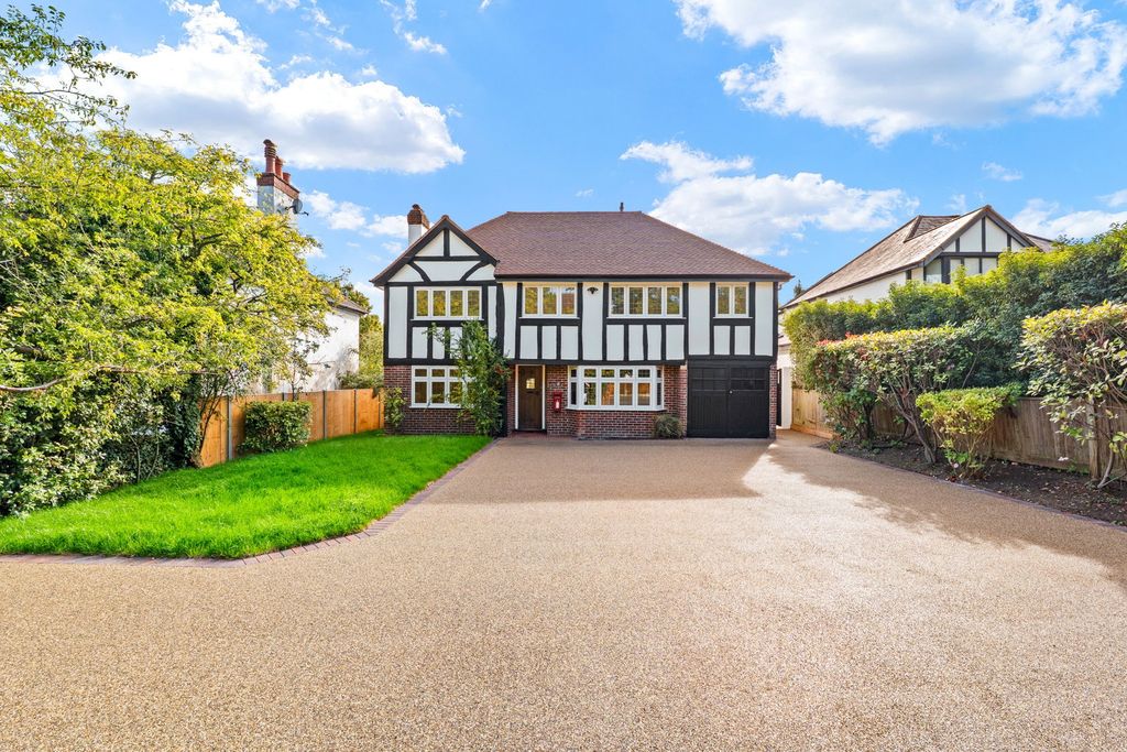 Property photo 1 of 32