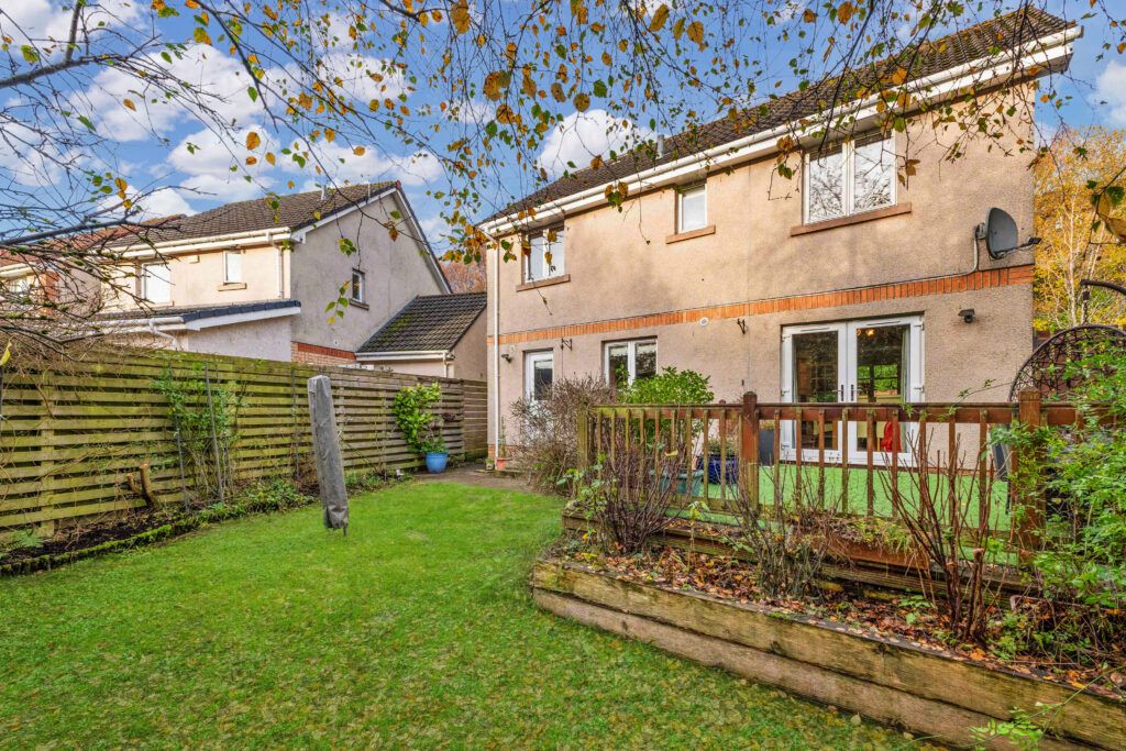 Property photo 2 of 33