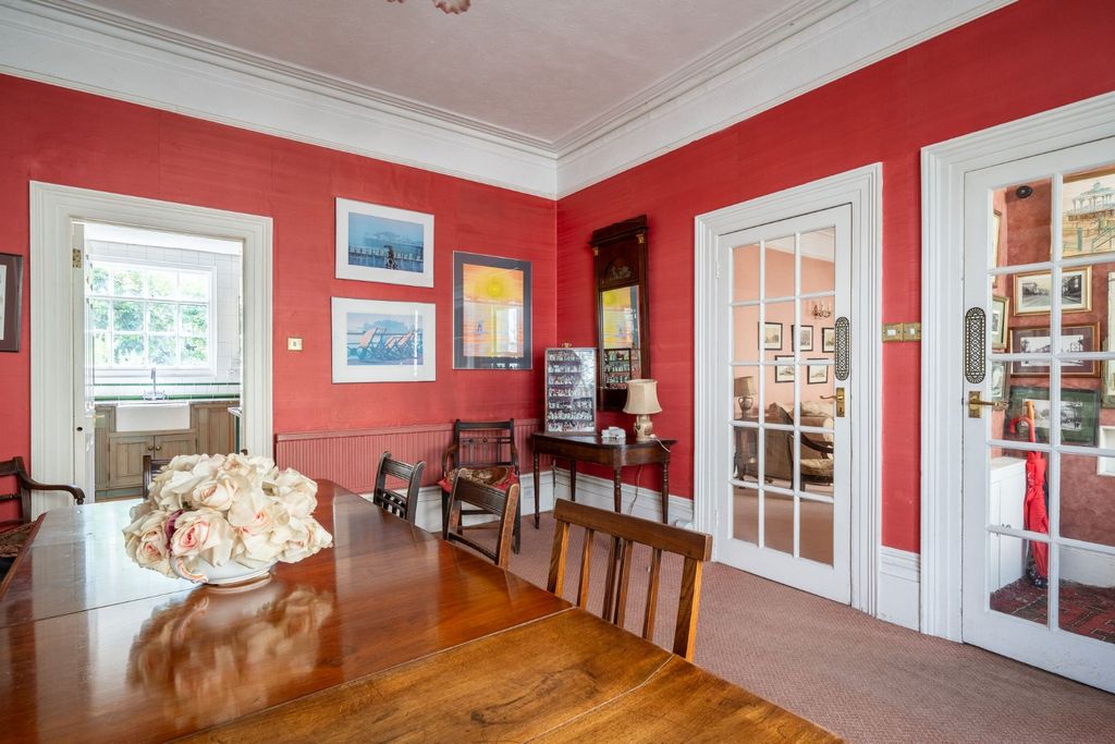 Property photo 3 of 34 4324024