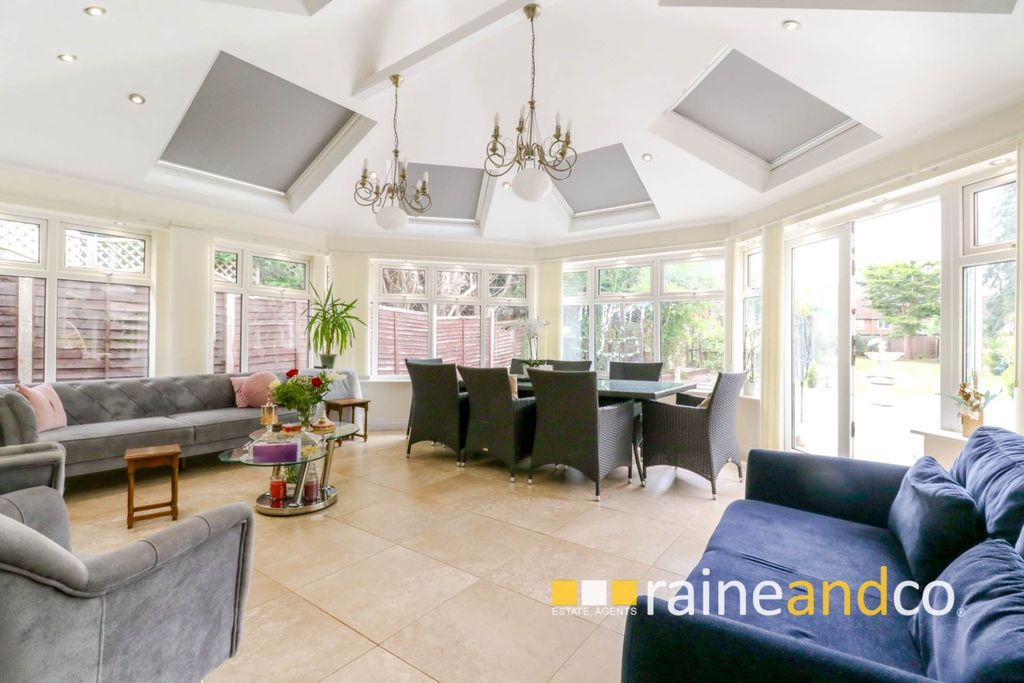 Property photo 2 of 45