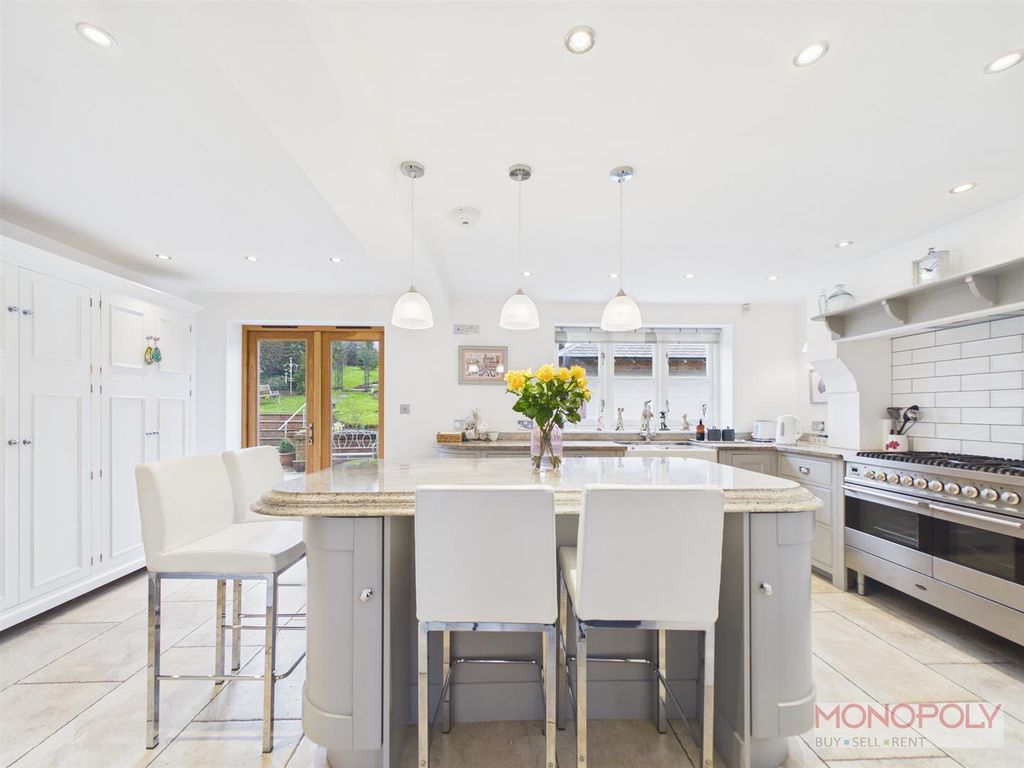 Property photo 3 of 50 Cam03815G0-Pr0415-Still002.Jpg