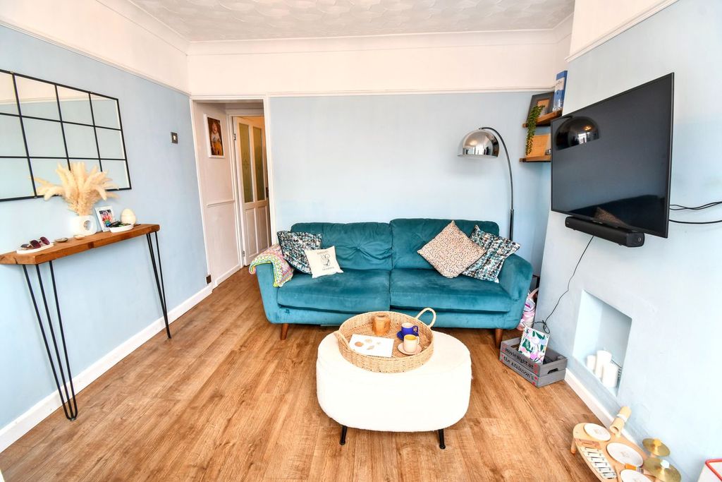 Property photo 2 of 16
