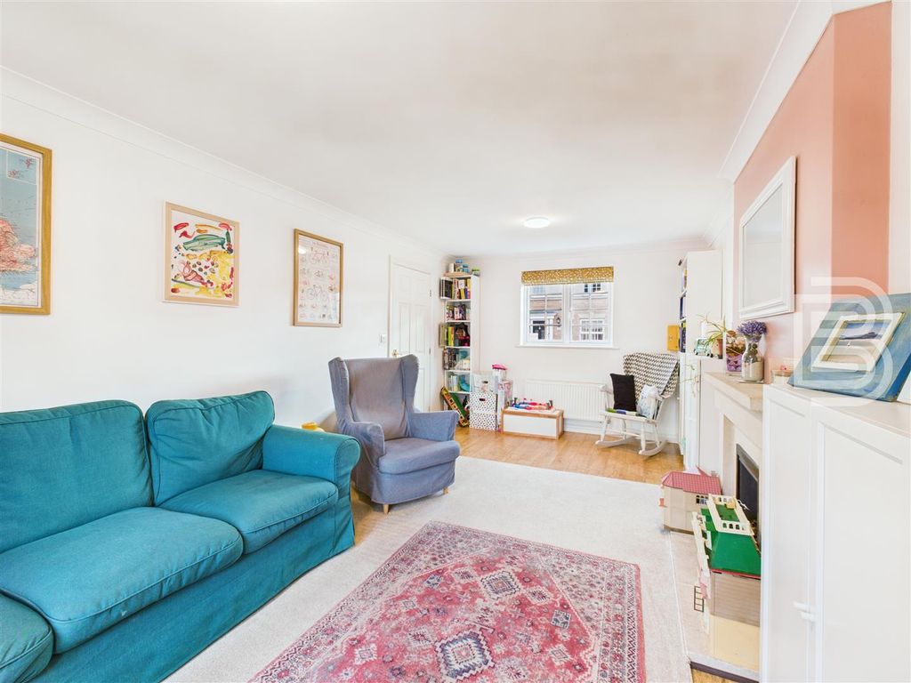 Property photo 3 of 25 Cam05587G0-Pr0102-Still009.Jpg