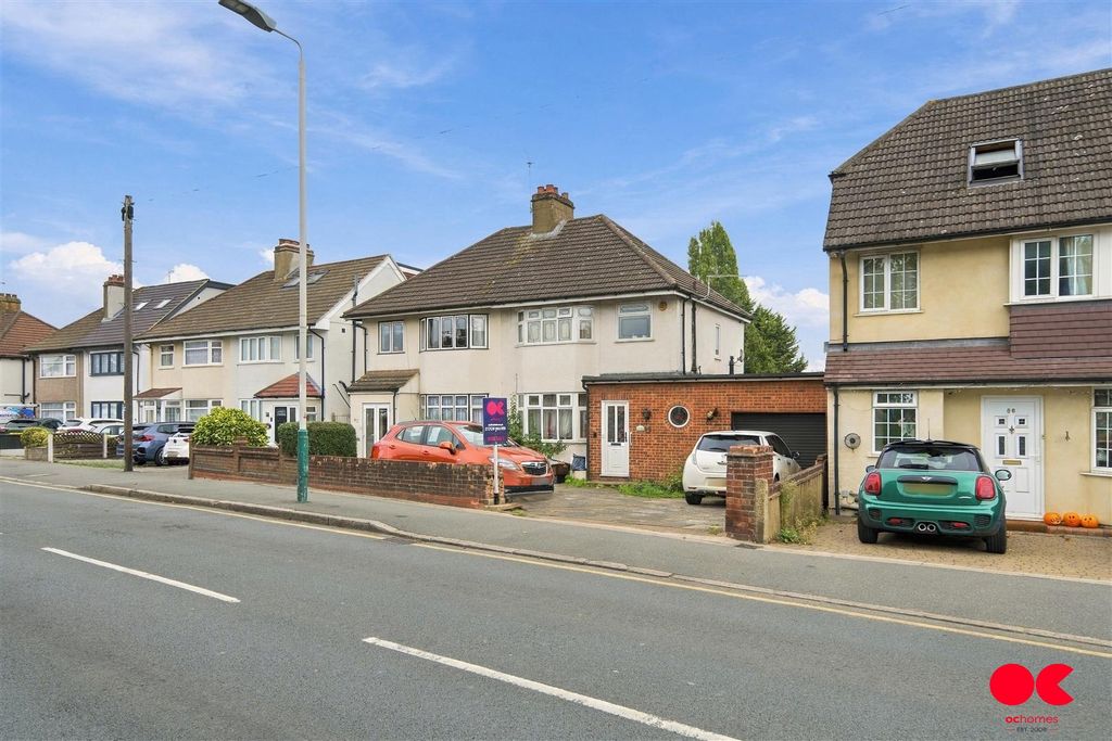 Property photo 1 of 12 Gubbins_Lane_008.Jpg