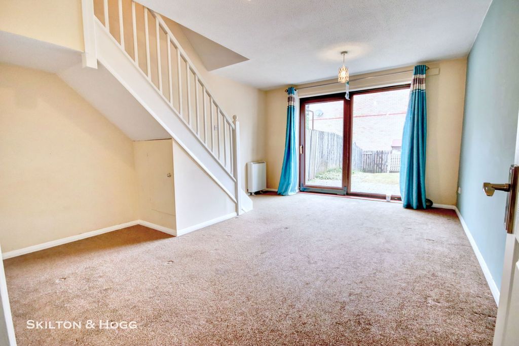 Property photo 2 of 8