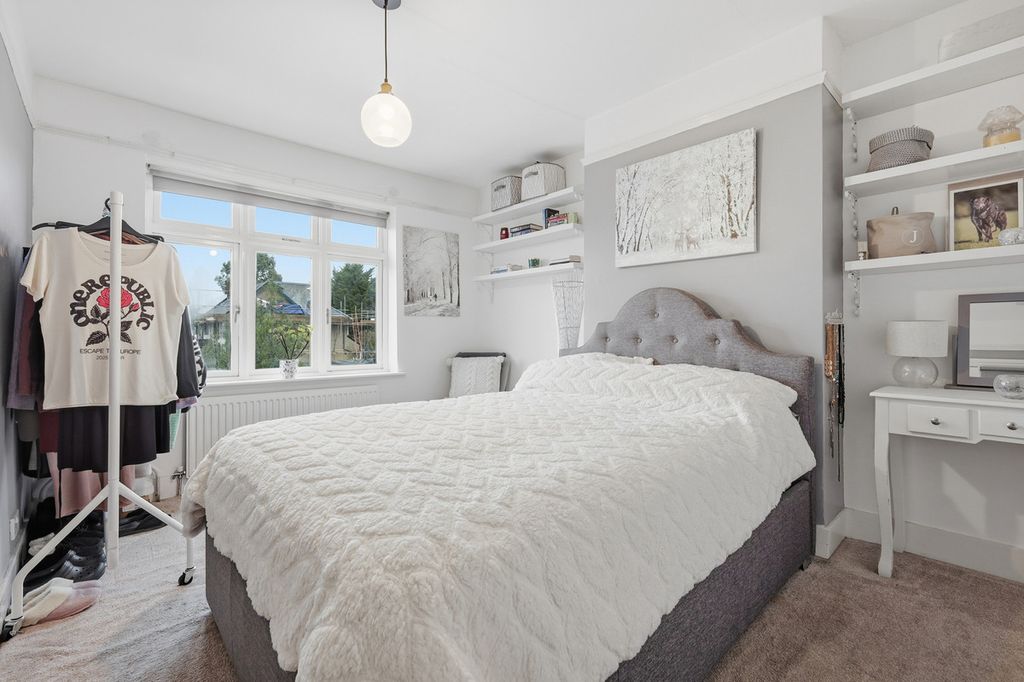 Property photo 2 of 36