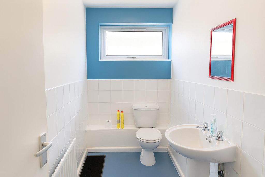 Property photo 1 of 5