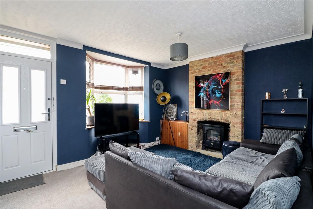 Property photo 2 of 20