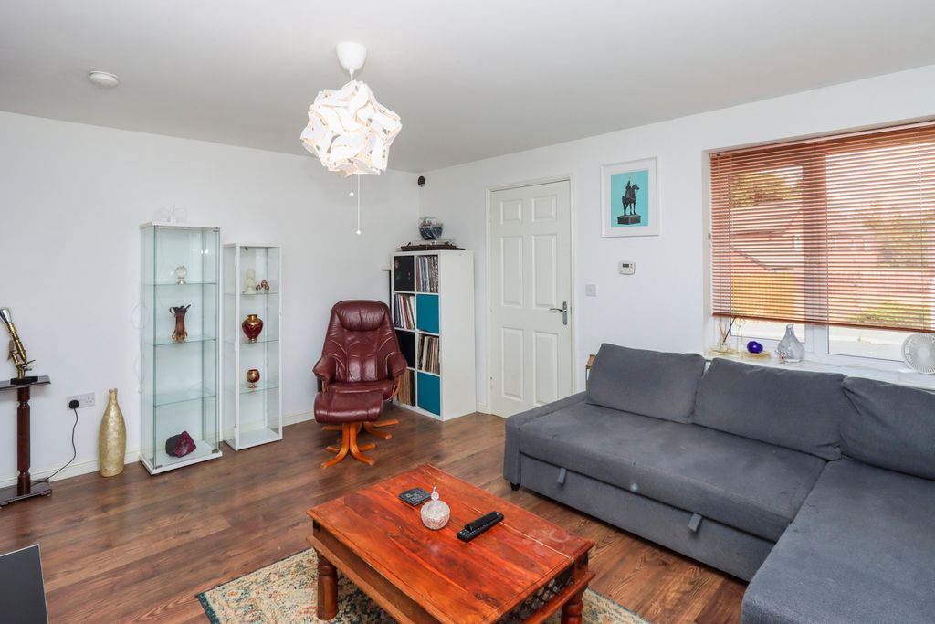 Property photo 3 of 19 Img_1499
