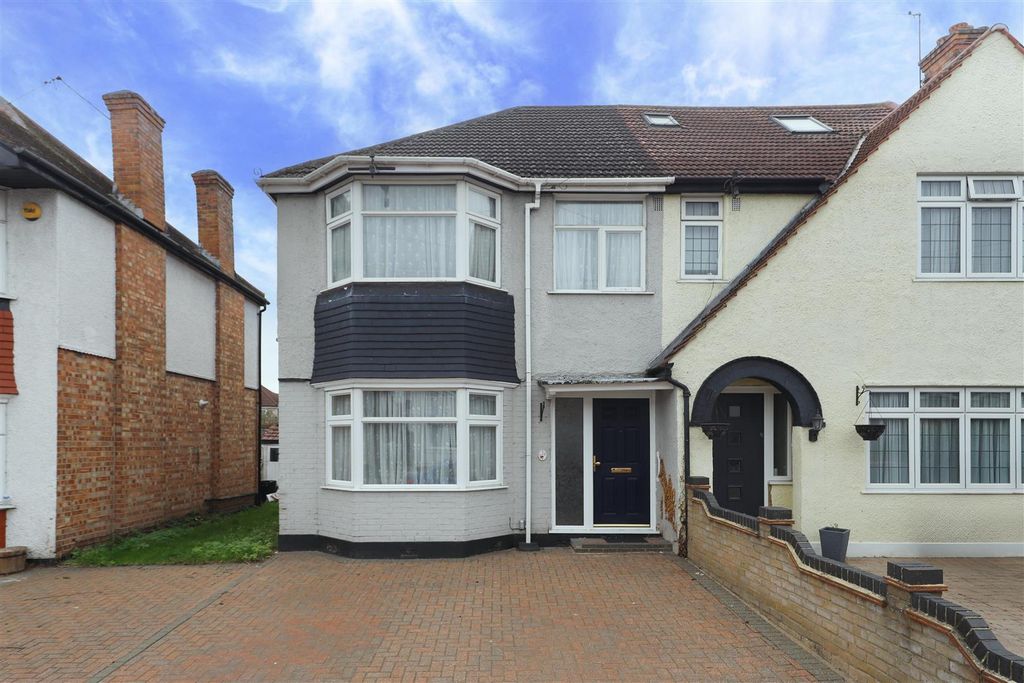 Property photo 1 of 10 Front