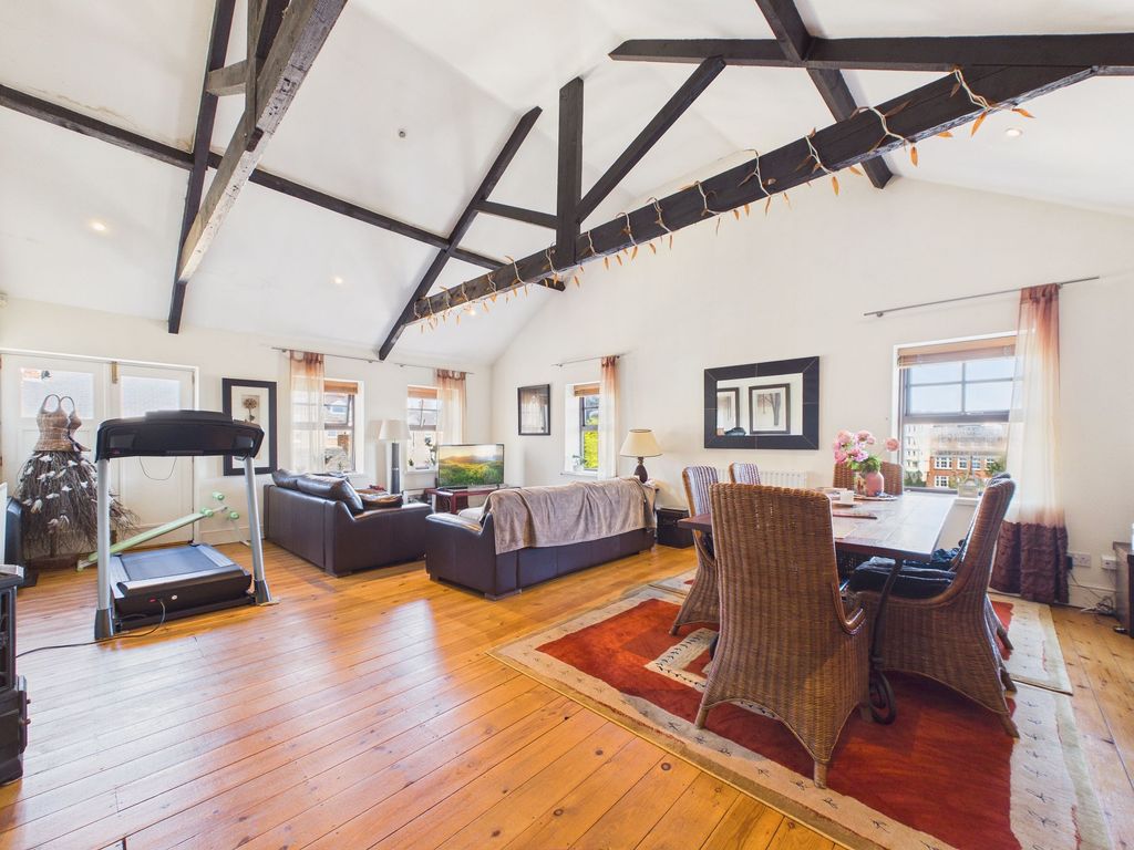 Property photo 2 of 10 Open Plan Living