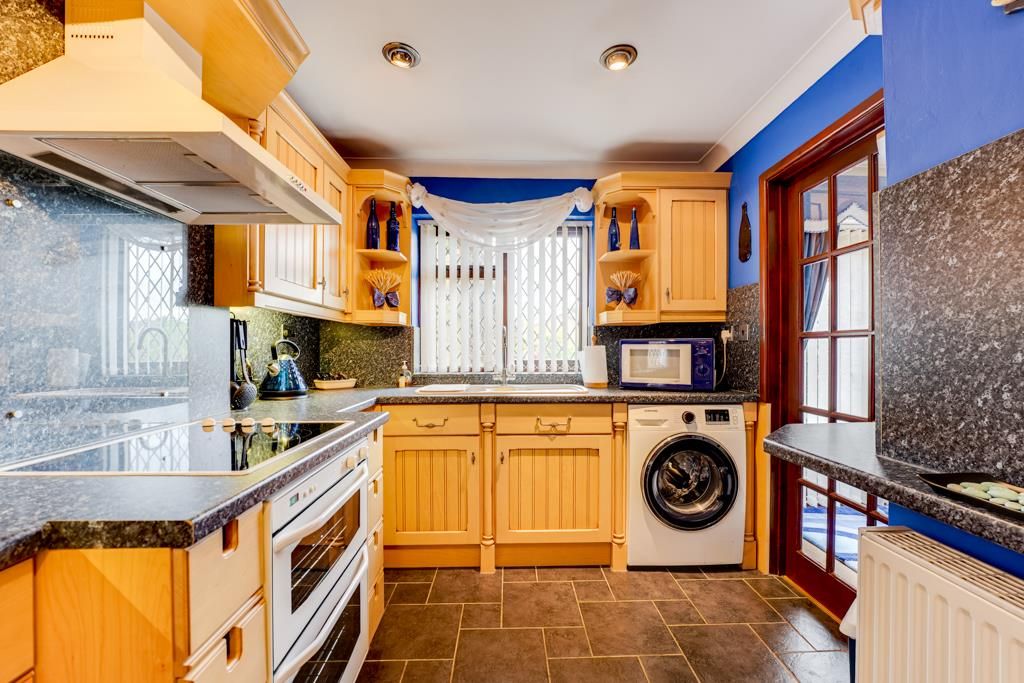 Property photo 2 of 24 11 Bramble Close, Kettering-9.Jpg
