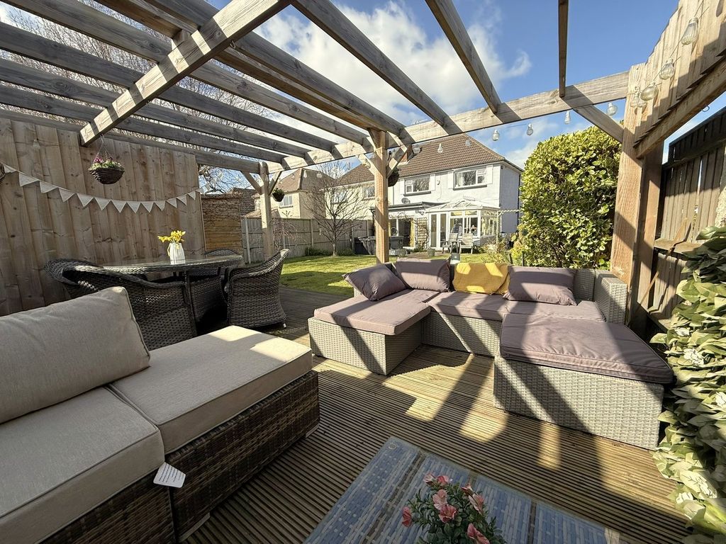 Property photo 3 of 28