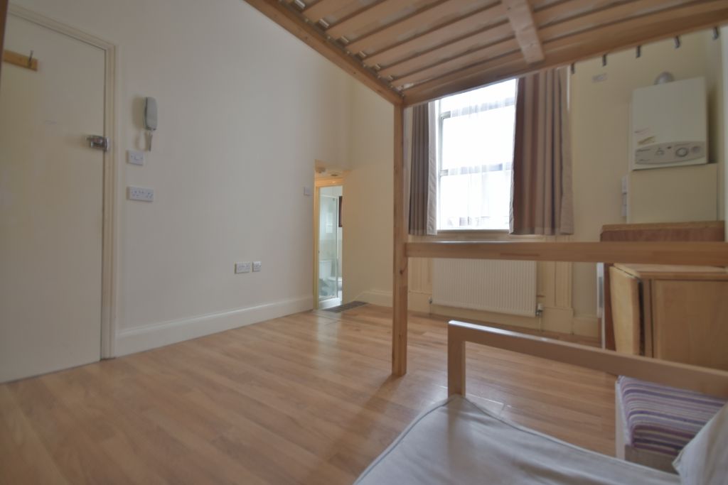 Property photo 3 of 5