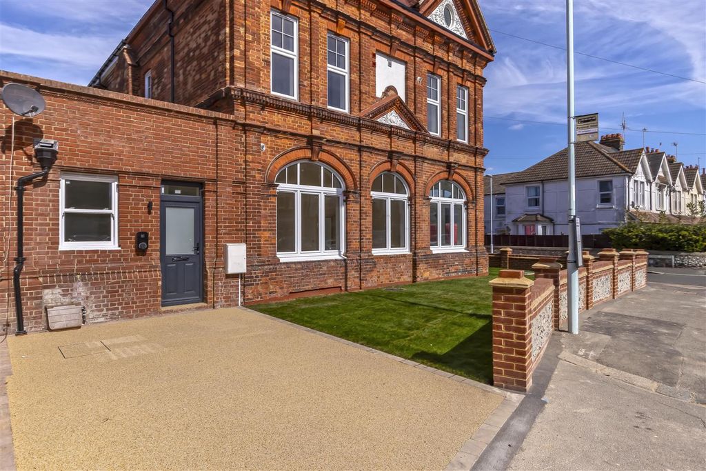 Property photo 1 of 12 Coach House_11.Jpg