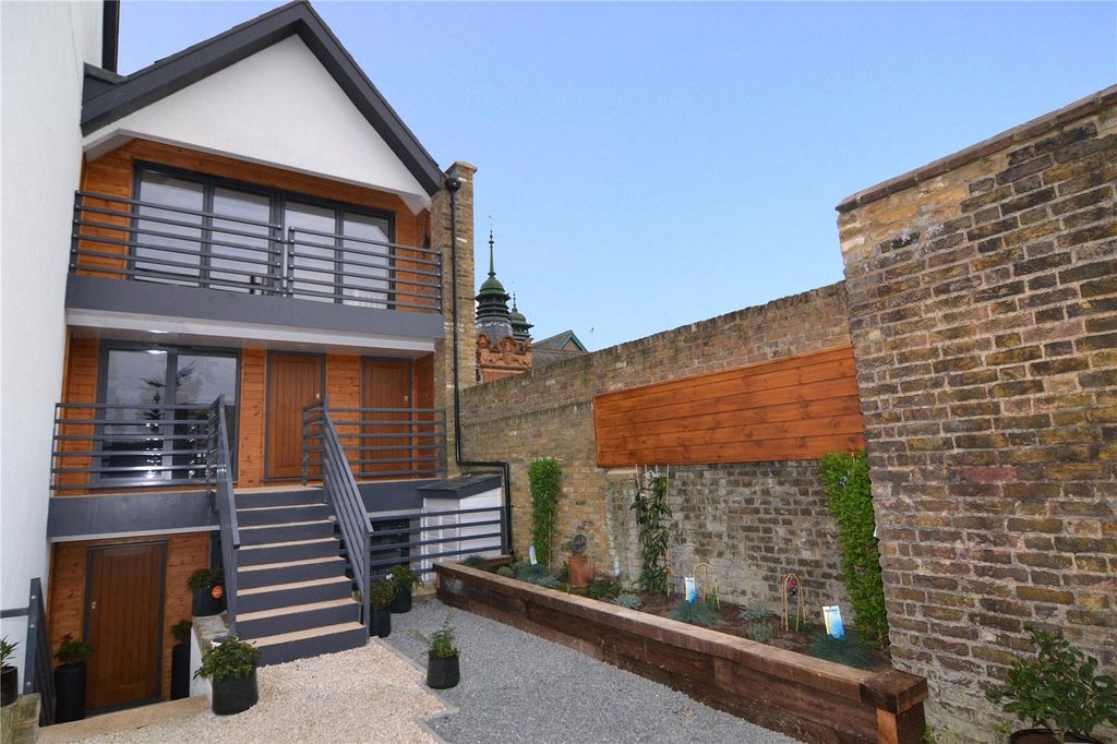 Property photo 1 of 16 Picture No. 13