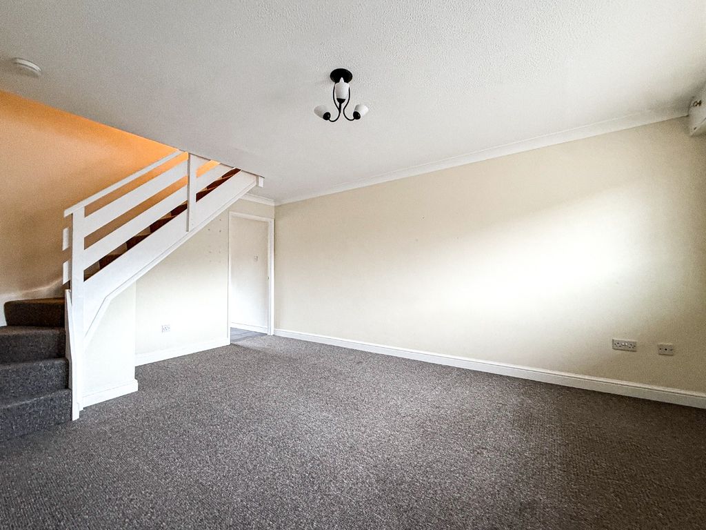 Property photo 3 of 13 4112536