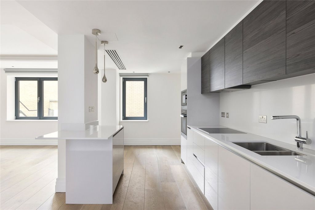 Property photo 2 of 14 Picture No. 23