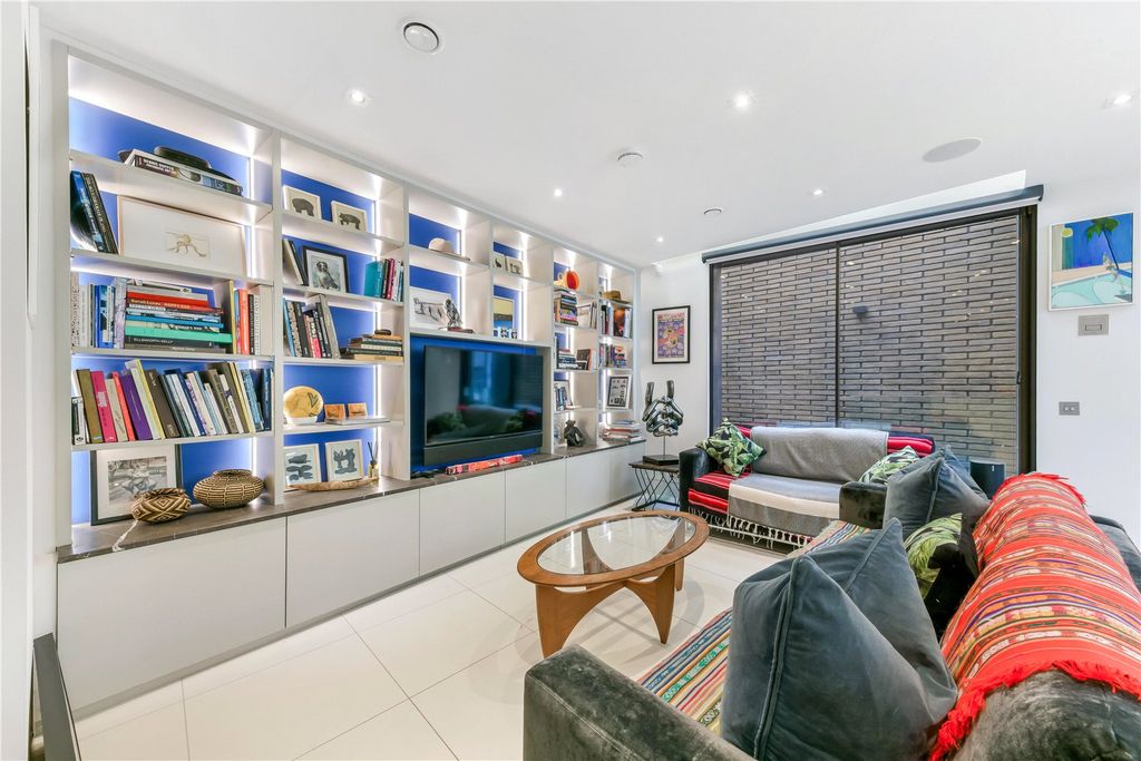 Property photo 2 of 14 Picture No. 32