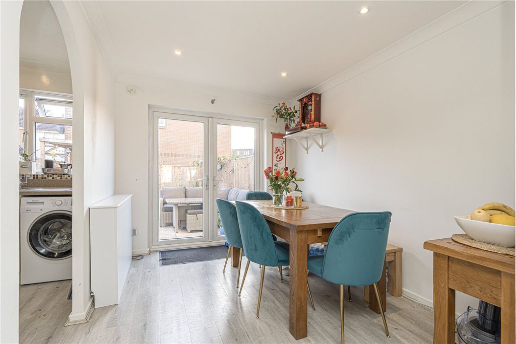 Property photo 2 of 13 Picture No. 21