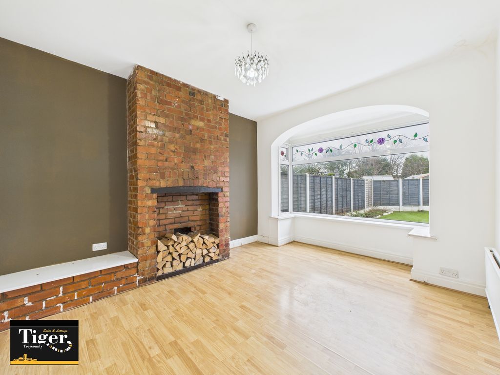 Property photo 3 of 12 Cam03440G0-Pr0498-Still002