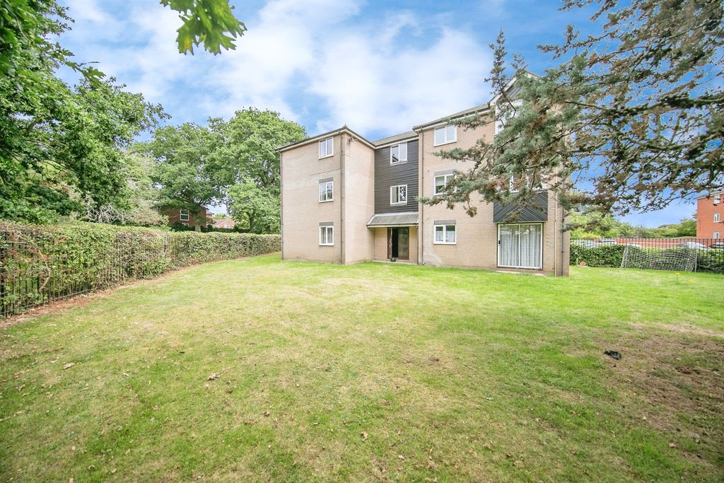 Property photo 2 of 13